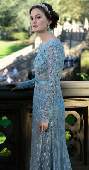 Blair Waldorfs blue longsleeved wedding gown on the Gossip Girl season 6 finale