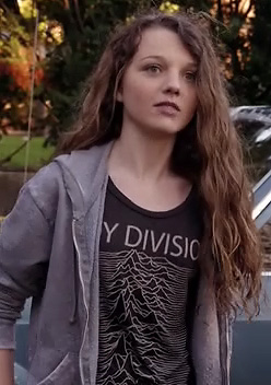 Dorrits Joy Division top on Carrie Diaries