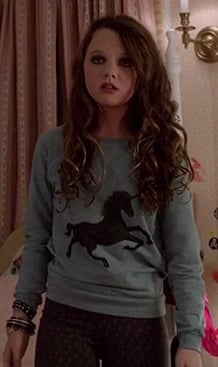 Dorrit’s unicorn sweater on The Carrie Diaries