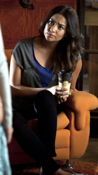 Emily's grey and blue colorblock tshirt on PLL