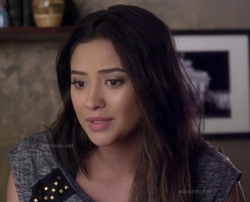 Emily's grey tshirt with studs on PLL