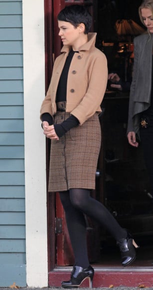 Mary Margarets cropped camel jacket on OUAT