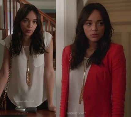 Ashley's red blazer and white tee on Revenge