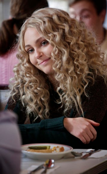 Carrie Bradshaws dark green jumper with black metallic zig zag top on The Carrie Diaries