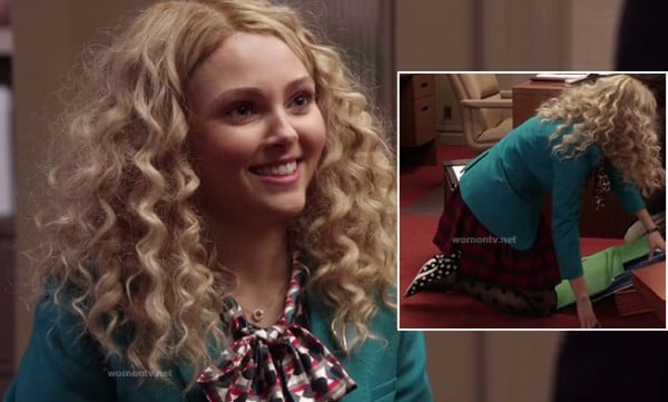 Carrie Bradshaw's polka dot tights and shoes on The Carrie Diaries