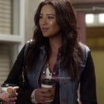 Emily’s denim jacket with black sleeves on Pretty Little Liars