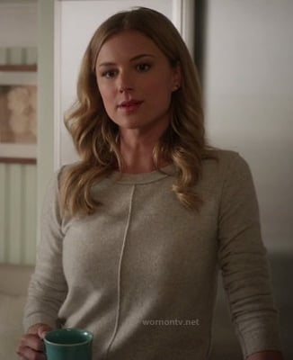 Emily's grey sweater with external seams on Revenge