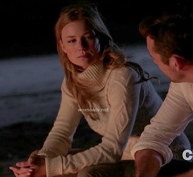 Emily's white roll neck jumper on Revenge