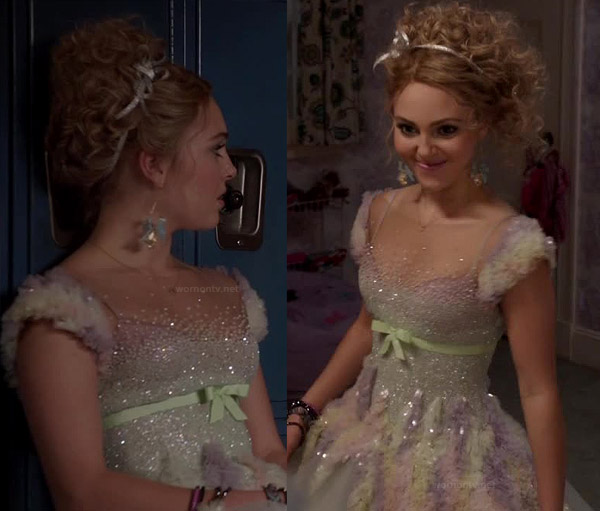 Carrie Bradshaws prom dress on The Carrie Diaries
