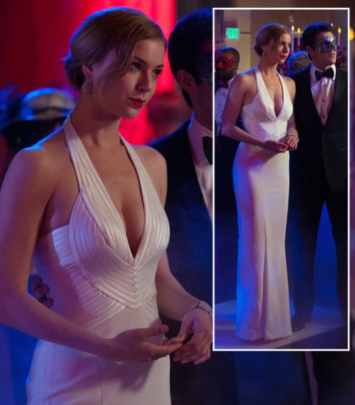 Emily's white halter gown at the masquerade ball on Revenge