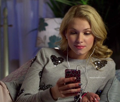 Magnolia's grey sweater with sequin hearts on Hart of Dixie