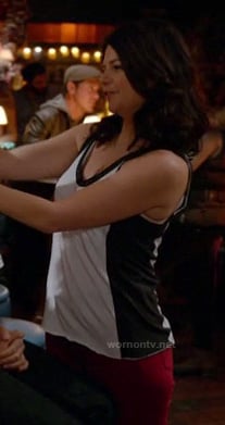 Penny's black and white side panel tank top on Happy Endings