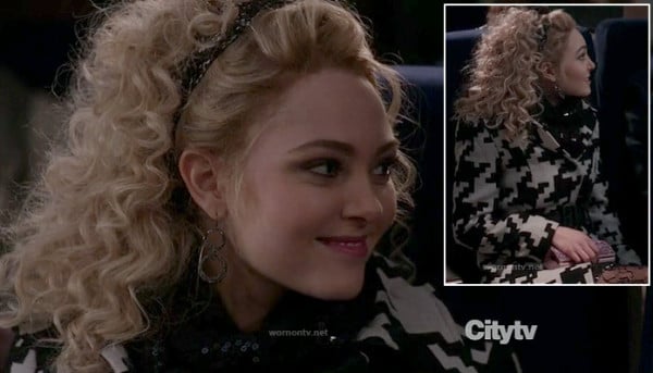 Carrie's black and white houndstooth coat on The Carrie Diaries