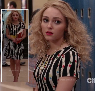 Carrie's black and white wavey striped dress on The Carrie Diaires