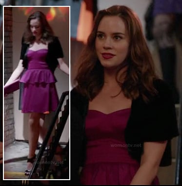 Charlotte's sweetheart neckline peplum dress on Revenge