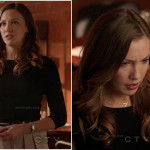 Laurel’s gold wishbone necklace on Arrow