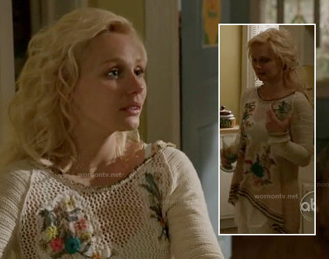 Scarlett’s white crochet knit sweater with flower details on Nashville