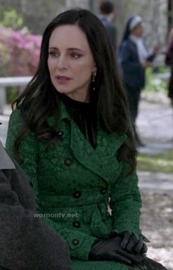 Victoria's green lace trench coat on Revenge