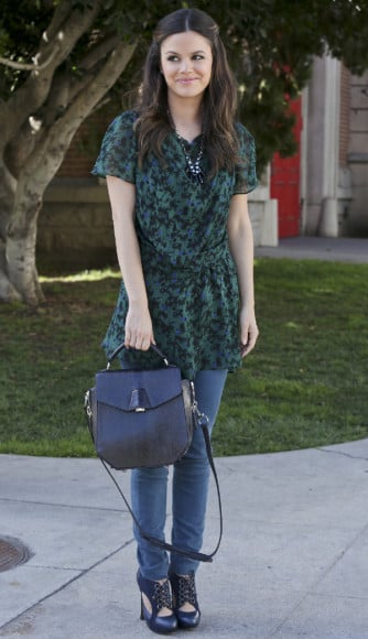 Rachel Bilsons long green blouse on Hart of DIxie