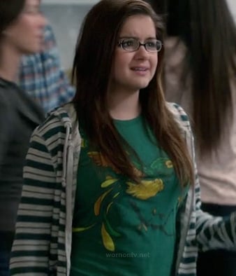 Alex’s green bird tee on Modern Family