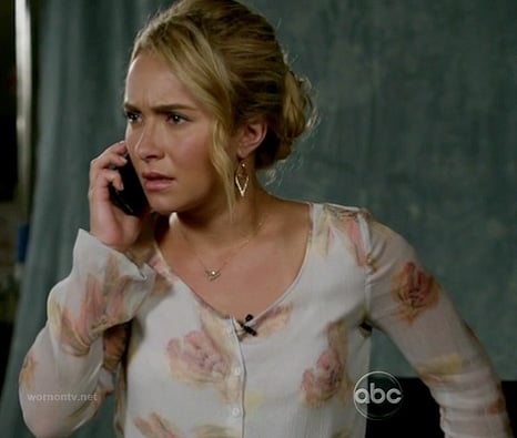 Juliette’s white floral v-neck blouse on Nashville