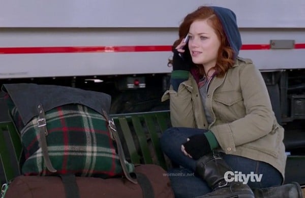 Tessa's black boots on Suburgatory