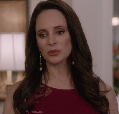 Victoria’s pink lace inset dress on Revenge