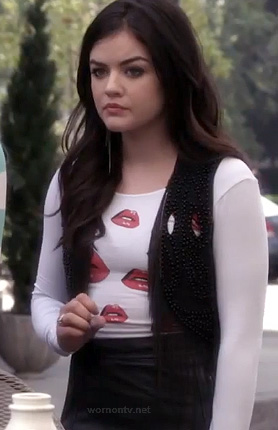 Aria's lips print longsleeve top on PLL