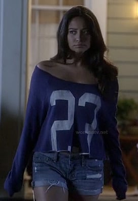 Emily's "23" sweatshirt on PLL