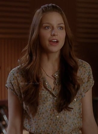 Marley's light brown floral blouse with tie waist on Glee