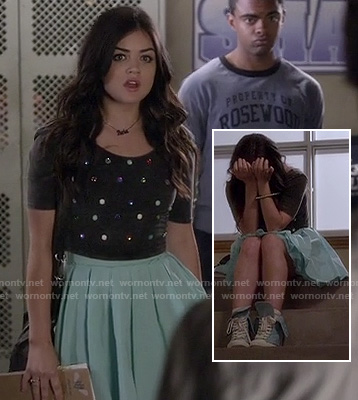Aria's grey gem stud top on PLL