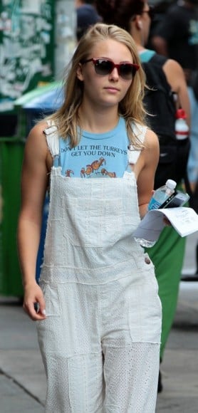 Carrie's white eyelet overalls on The Carrie Diaries