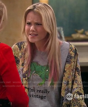 Lennox’s dinosaur “I’m Really Vintage” tee and yellow floral kimono robe on Melissa and Joey