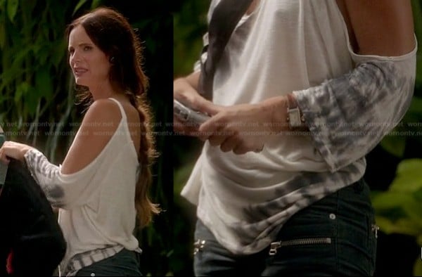 Fiona's zip pocket jeans on Burn Notice