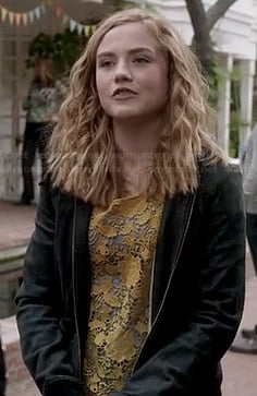 Jo’s yellow crochet top on Twisted