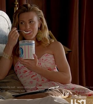 Paige's white and pink lipstick kisses dress on Royal Pains