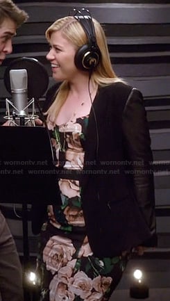 Kelly Clarkson’s floral print dress and leather sleeve blazer on The Crazy Ones