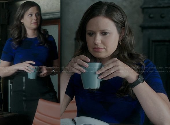 Quinn’s blue geometric pattern top and black leather trim pencil skirt on Scandal
