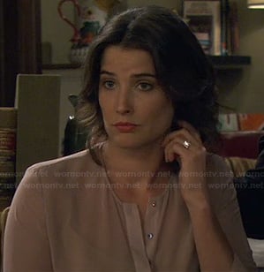 Robin’s beige button front blouse on How I Met Your Mother