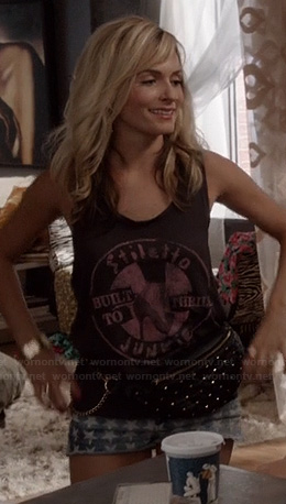 Samantha's stiletto junkie top on The Carrie Diaries