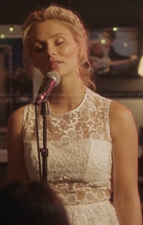 Scarlett’s white floral lace illusion dress on Nashville