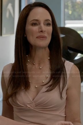 Victoria’s light pink pleat detail dress on Revenge