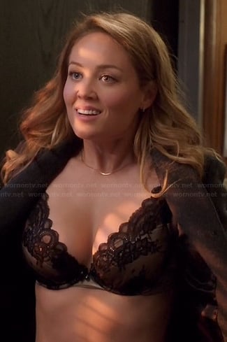 Julia’s black lace bra on Parenthood
