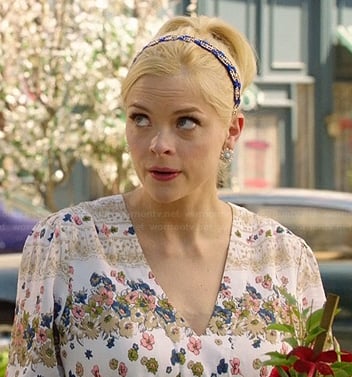 Lemon’s white floral v-neck dress and blue beaded headband on Hart of Dixie