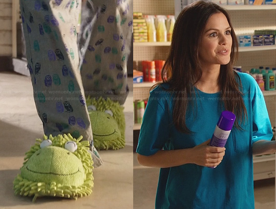 Zoe’s frog slippers and owl pyjama pants on Hart of Dixie
