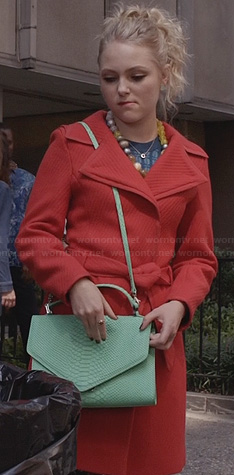 Carrie's red coat on The Carrie Diaries