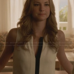 Emily’s white blouse with black front stripe on Revenge