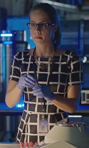 Felicity’s black and white grid print dress on Arrow