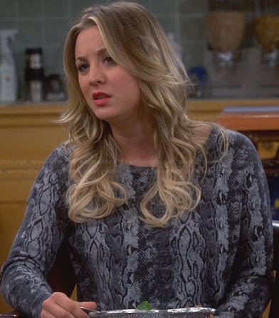 Penny’s grey snakeskin print sweater on The Big Bang Theory