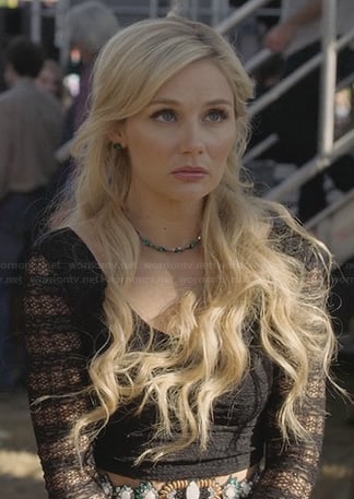 Scarlett’s black lace long sleeved crop top on Nashville